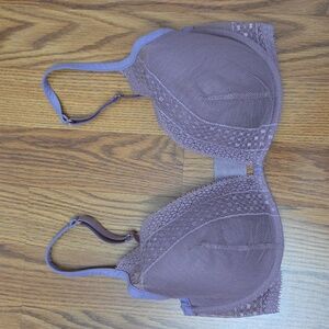Incredible By Victoria's Secret Lightly Lined Lace Plunge Push-Up Bra/ 32DD